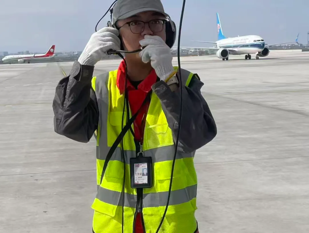 榜樣力量|新海航旗下海航技術(shù)新疆維修基地侯新宇： 拾金不昧顯擔當，誠信美德傳清風?